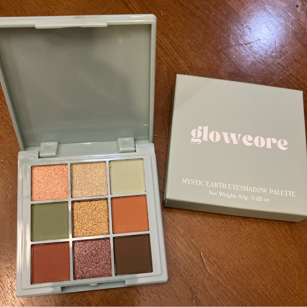 Mystic Earth Eyeshadow Palette